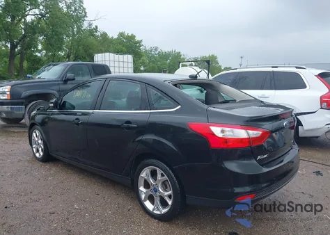2012 Ford Focus Sel z USA, uszkodzony, nr VIN 1FAHP3H26CL323161
